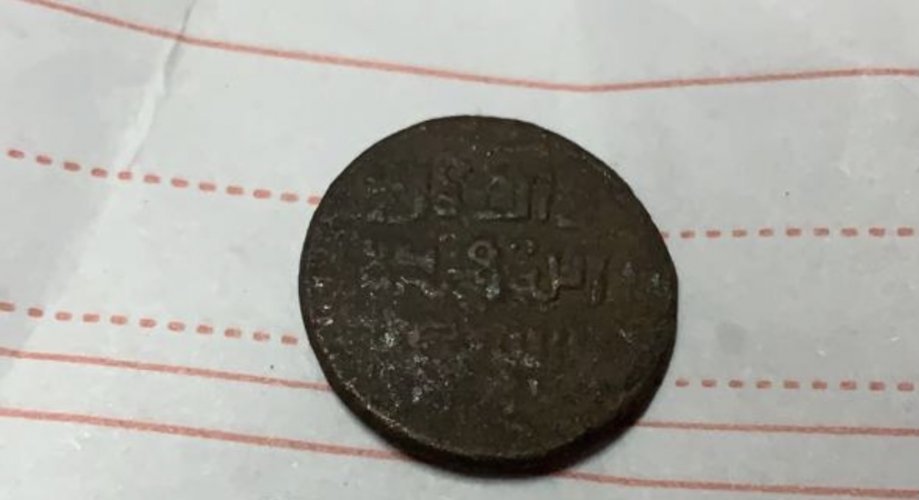 يوجد لدي عملات ونوادر قيمه جدا