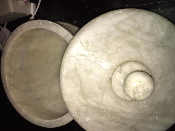 بونبونيرة تحبه رخام منقول عليها نقوش هاند ميد