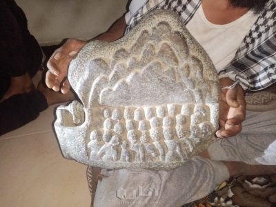 لوحه فنيه قديمه مجسم ناقة نبيه الله صالح 3