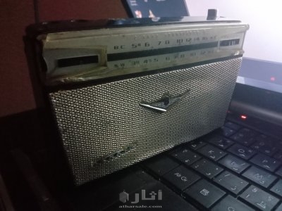مذياع من نوع snarp8 صنع عام 1961 3