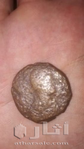 عملة برونزية قديمة