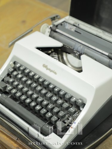 Dactylo Olympia 1960