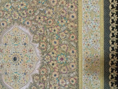 سجاد كشميري يدوي بخيوط الذهب والاحجار الكريمة 11