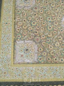 سجاد كشميري يدوي بخيوط الذهب والاحجار الكريمة 9