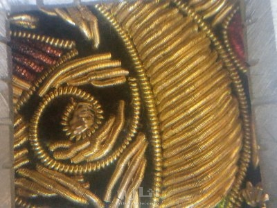 سجاد كشميري يدوي بخيوط الذهب والاحجار الكريمة 4