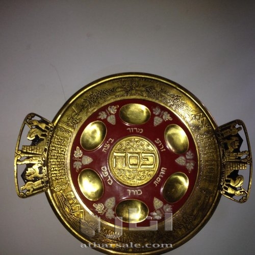 مدالية برونزية تحكي عن تاريخ اليهود مع فرعون