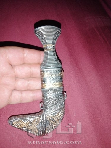 خنجر وجنبيه