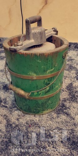 آلة صنع ايس كريم يدويه