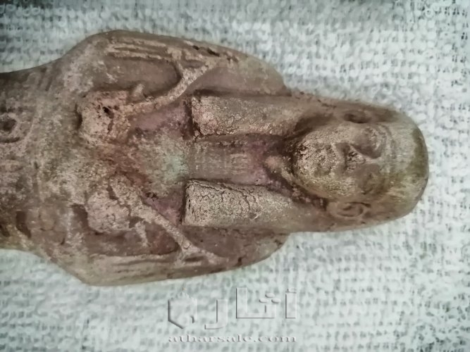 تمثال فرعوني