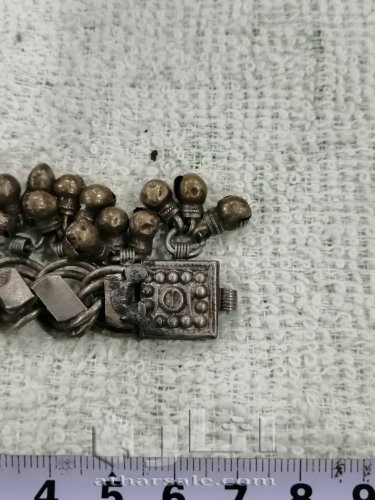 قلائد وحلي أثريه