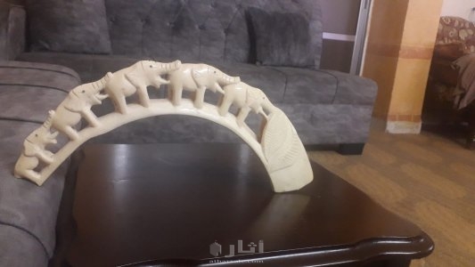 مجموعة تحف قديمة من العاج و النحاس 9