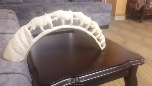 مجموعة تحف قديمة من العاج و النحاس 8