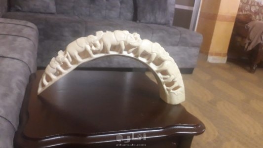 مجموعة تحف قديمة من العاج و النحاس 7