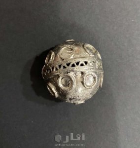 كرة من الفضة قديمة