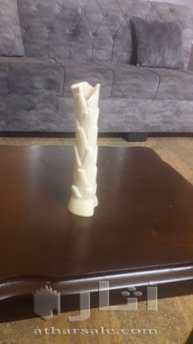 مجموعة تحف قديمة من العاج و النحاس