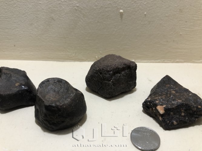 نيزك يلتصق بالمغناطيس