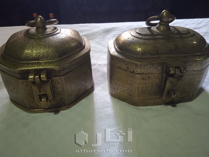 صندوقين من العصر الاموي