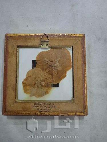 لوحة اللوفر الزهور