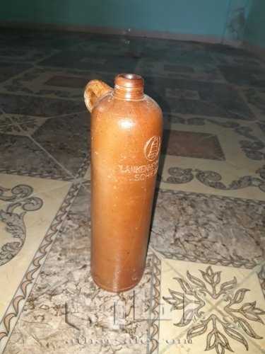 زجاجات قديمة