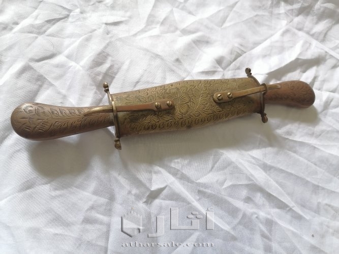 خنجر أثري قديم