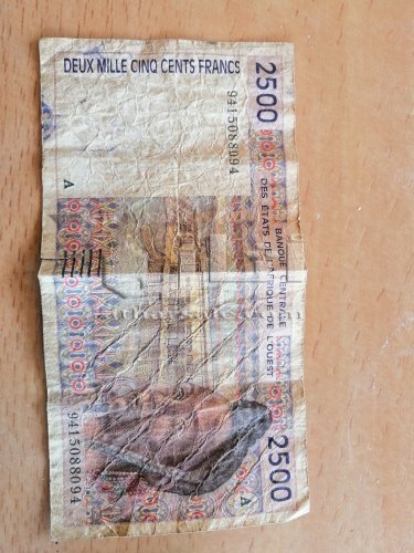 عملة معدنية و ورقية مع ختم تركي قديم