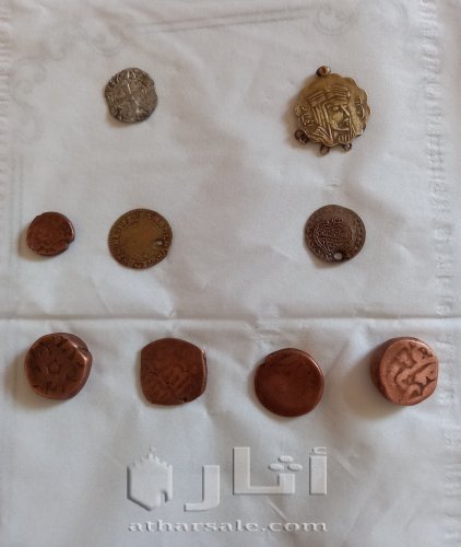 قطع معدنيه من العملات الأثرية
