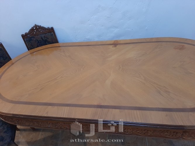 قطعة اثاث قديم