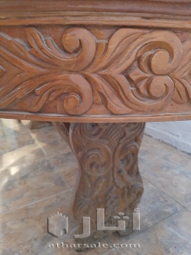 قطعة اثاث قديم