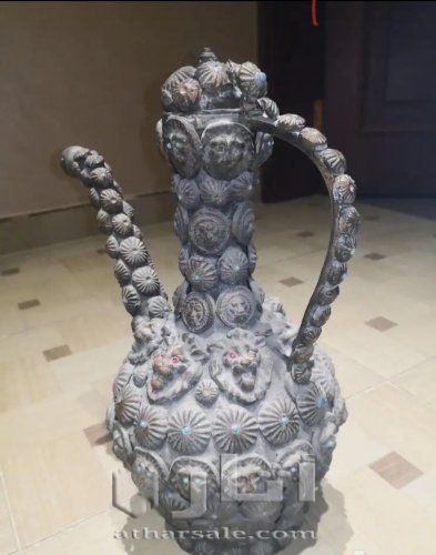 ابريق أثري قديم