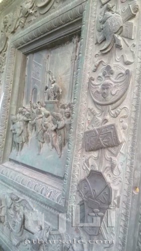 باب بارز من البرونز من العصر الإمبراطوري