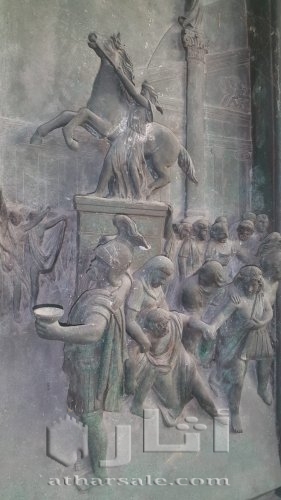 باب بارز من البرونز من العصر الإمبراطوري