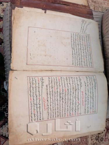 مصحف مخطوط مؤرخ عمره اكثر من ٣٠٠ سنه