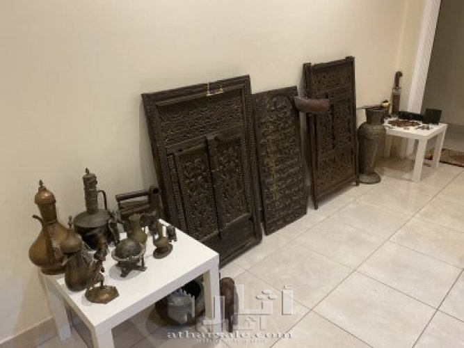 للبيع مقتنيات اثرية و قديمة جداً