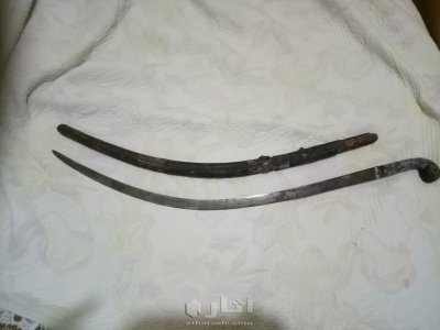 سيف قديم جداً