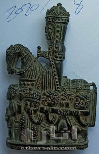 تمثال برونزي لاحد الملوكن عمره ٤٠٠٠ سنه 