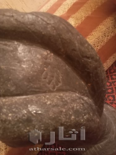 تمثالين حجريين للبيع