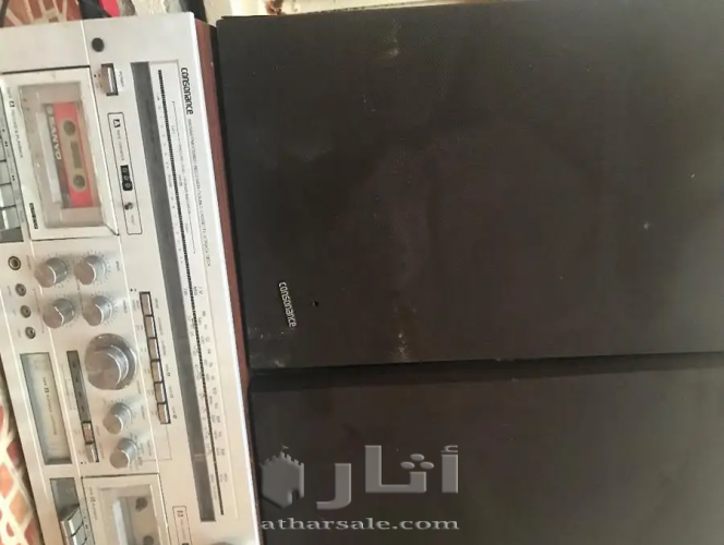 مسجل استريو خشبي قديم مع 2 سماعات