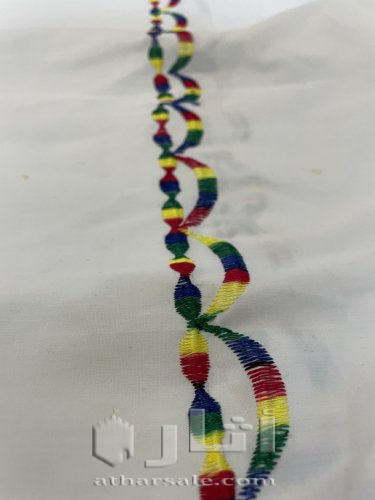 مفرش ابيض تطريز يدوي قديم عمره فوق ٥٠سنه