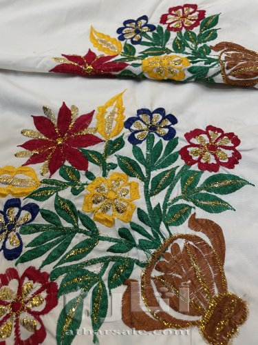 مفرش ابيض تطريز يدوي قديم عمره فوق ٥٠سنه