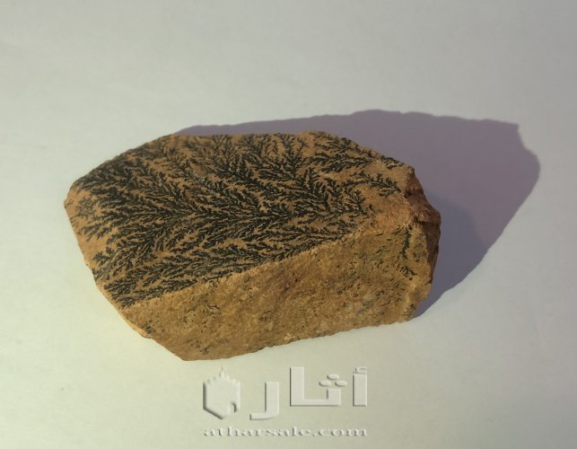 حجر طبيعي برسم من الطبيعة