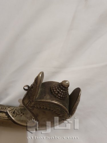 سيف يمني قديم