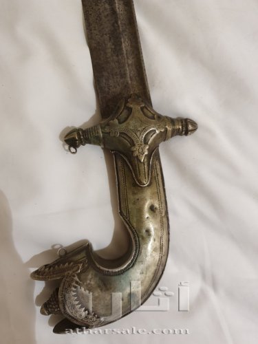 سيف يمني قديم