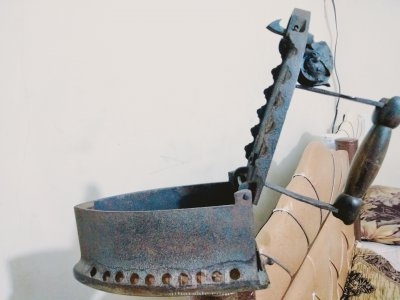 مكواه الفحم يعود عمره الى الستينات