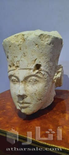 تمثال لملك فرعوني