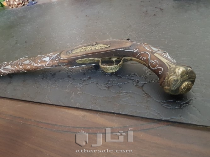 مسدس أثري جميل