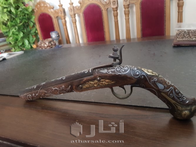 مسدس أثري جميل