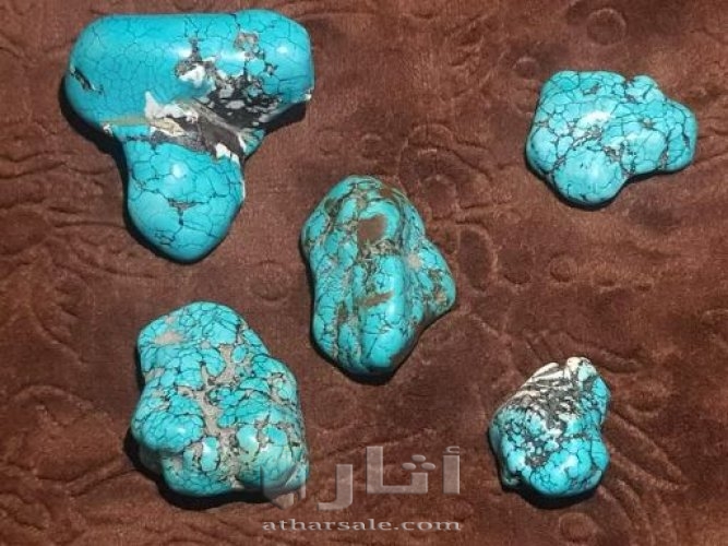 احجار كريمه العقد من 200سنه