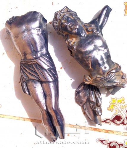 اثار تماثيل كانت موجودة في مكان مخفي تحت الارض