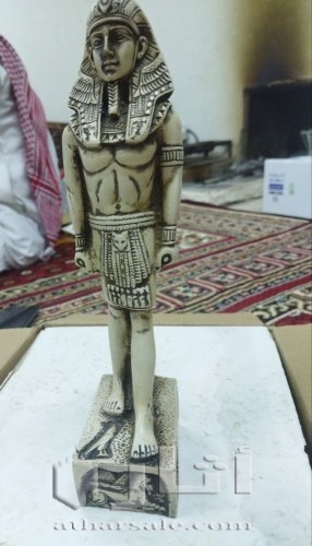 تمثال فرعوني أثري وقديم للبيع