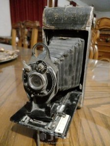 اثنين كاميرا كوداك من مائه